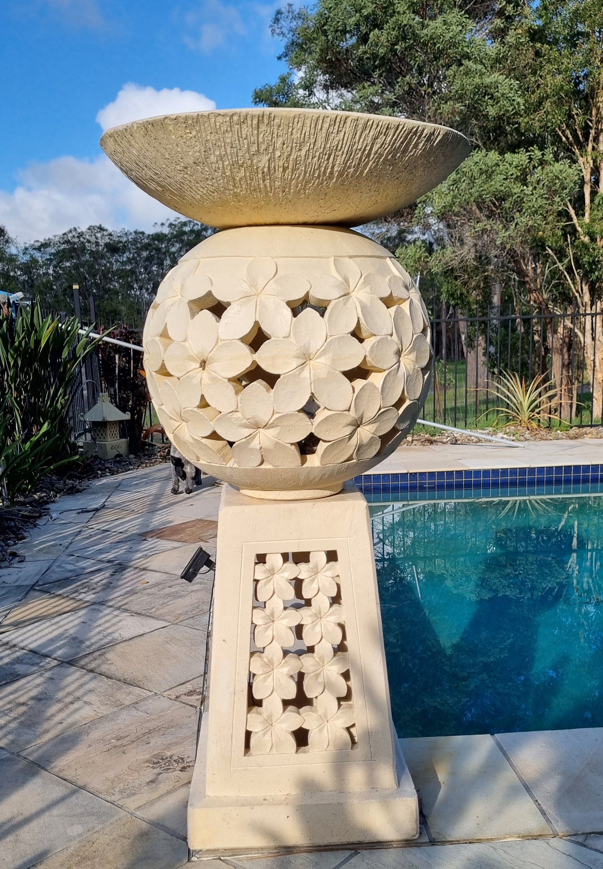 Bola Style Garden Planter-Birdbath