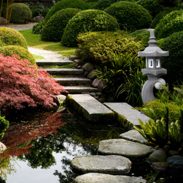 Japanese Style Garden Lantern